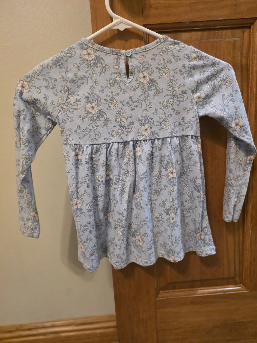 Tahari Light Blue Floral Long-Sleeve Tunic Top